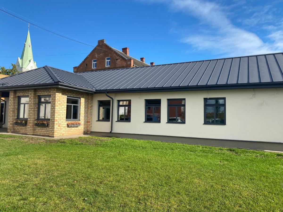 Guest House In Dobele City Center- Pilsetas Maja エクステリア 写真