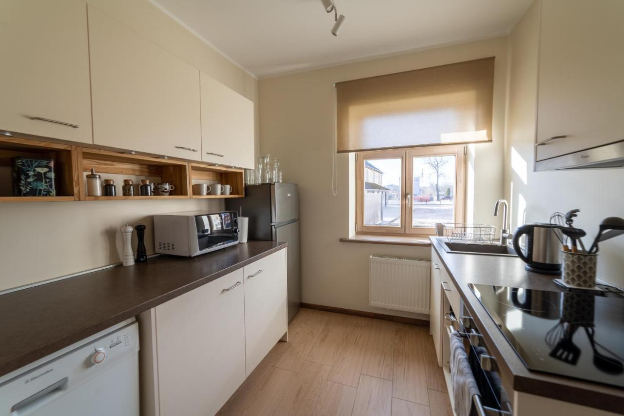 Guest House In Dobele City Center- Pilsetas Maja エクステリア 写真