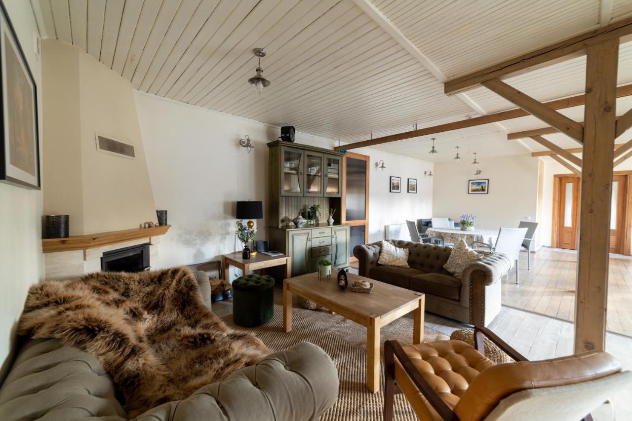 Guest House In Dobele City Center- Pilsetas Maja エクステリア 写真