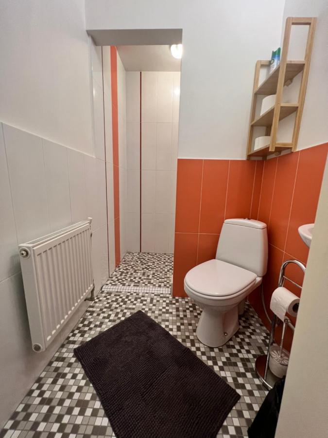 Guest House In Dobele City Center- Pilsetas Maja エクステリア 写真